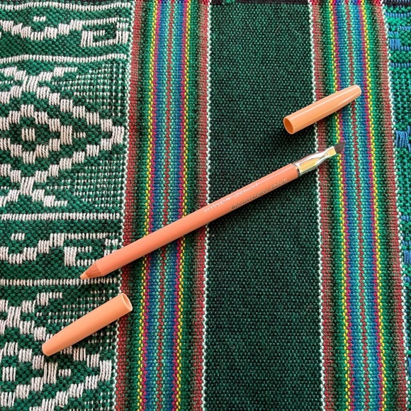 Fitglow Beauty Other - FITGLOW Beauty Brightening Beige Vegan Eyeliner Pencil